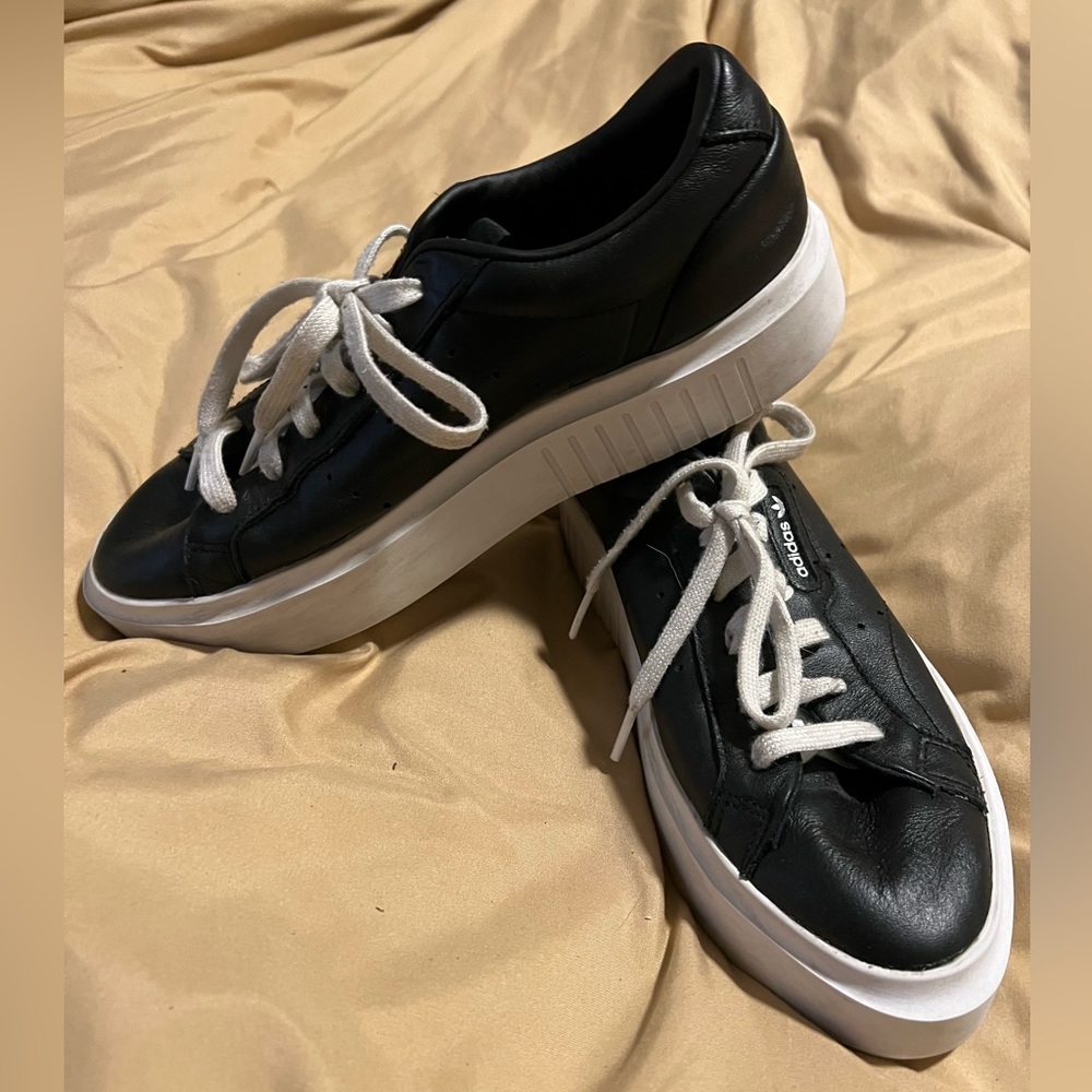 ADIDAS SLEEK black with white sole and tongue size 8